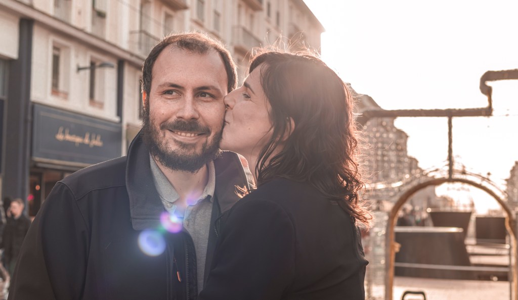 Portrait de couple, coucher du soleil à brest
